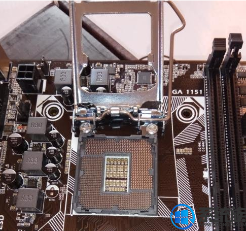 电脑怎么安装Intel CPU和CPU散热器|安装Intel CPU和CPU散热器的步骤