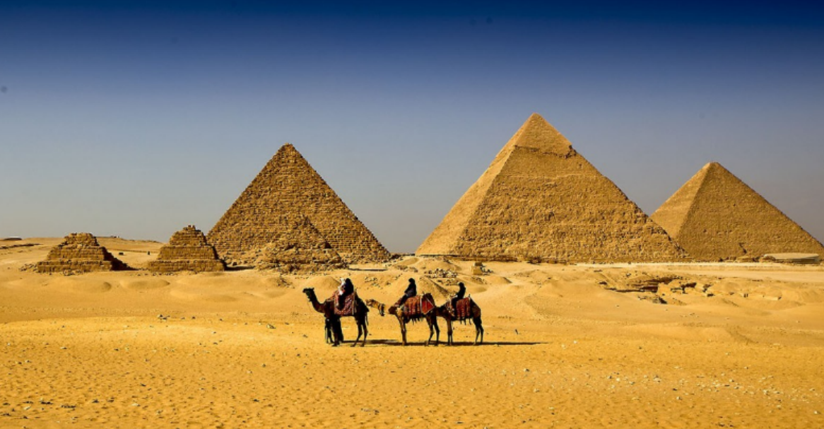 古埃及在建金字塔的时候，中国人在做些什么？